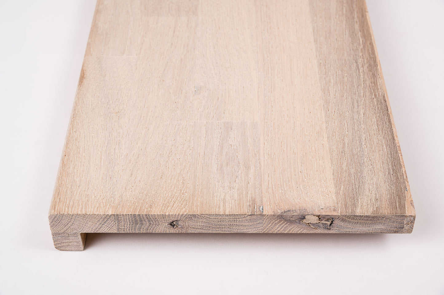 Stair tread Windowsill with overhang Oak Rustic, finger jointed lamellas, 26 mm, Brushed, Chalked white oil