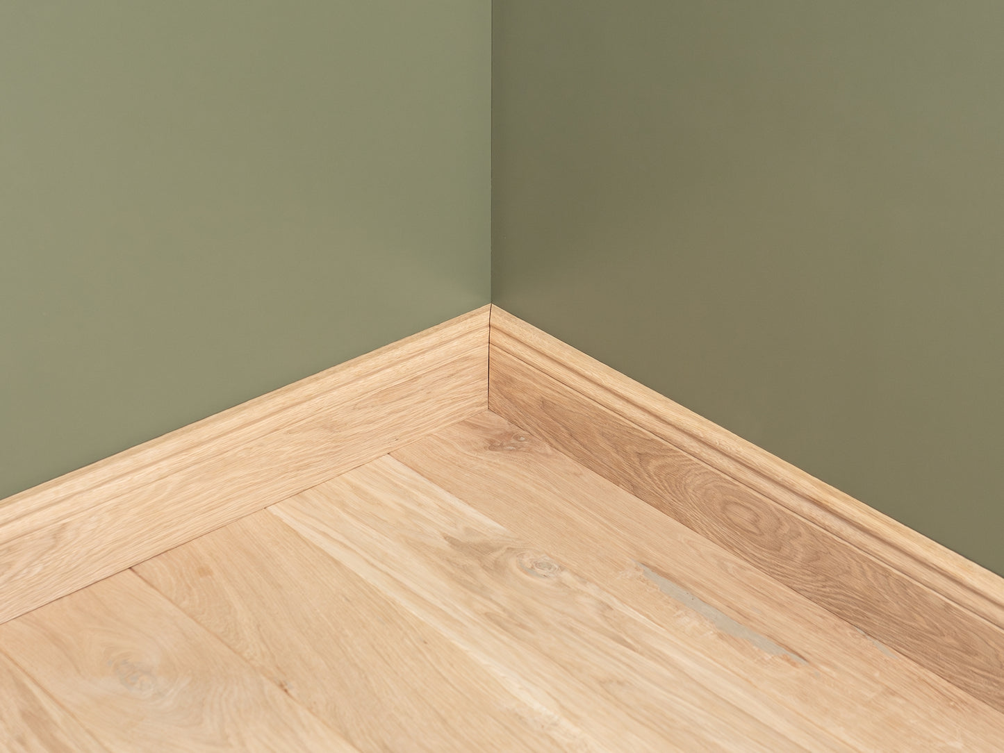 Plinthe massive Chêne A/B 20x70mm non finie 1,5-2,5m Profil Hambourg