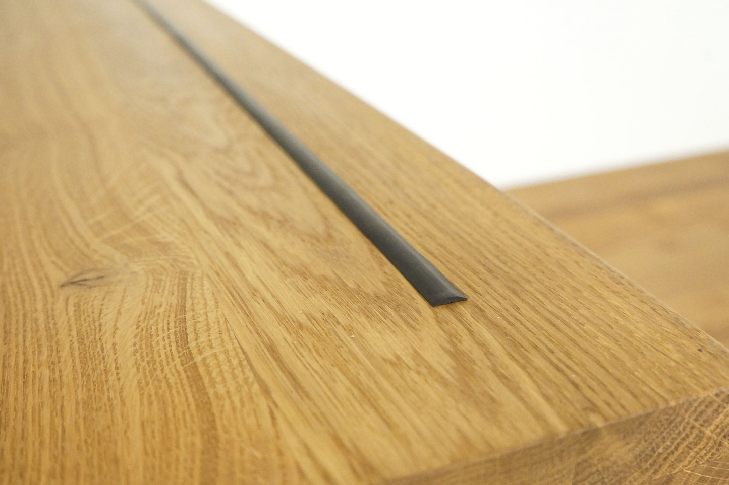 Stair tread with overhang Oak A/B, full stave lamellas, 26 mm, hard wax oil natural (colourless), with anti-slip rubber lip
