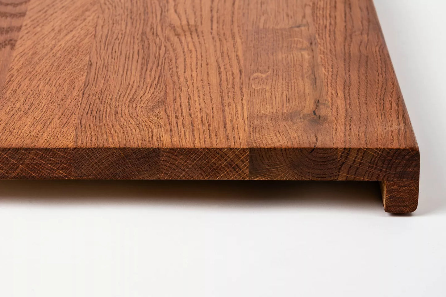Marche d'escalier Appui de fenêtre avec surplomb Chêne rustique, lamelles pleines, 20 mm, huilé cerisier