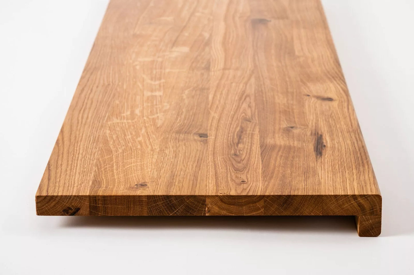 Marche d'escalier Appui de fenêtre avec surplomb Chêne rustique, lamelles pleines, 16 mm, huilé naturel