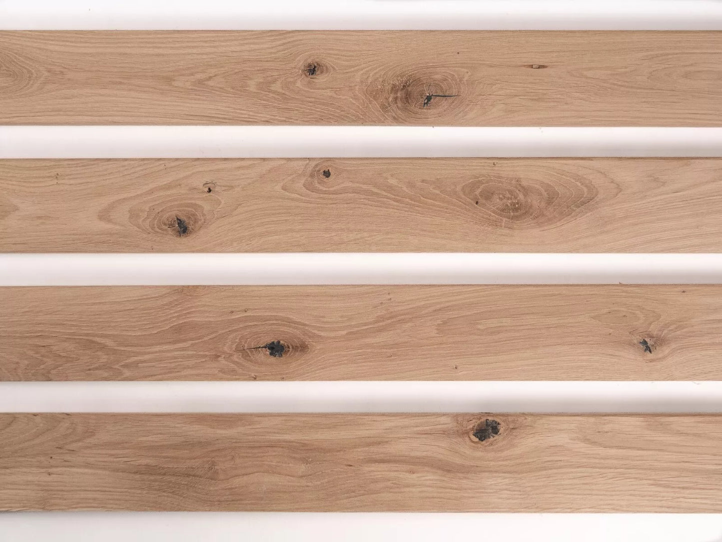 Plinthe massive Chêne rustique, 18x70x2000mm avec rayon, non fini, rempli