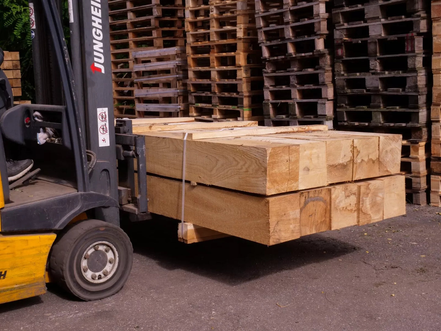 Fresh Sawn Oak Beam, 200x200x2400 mm
