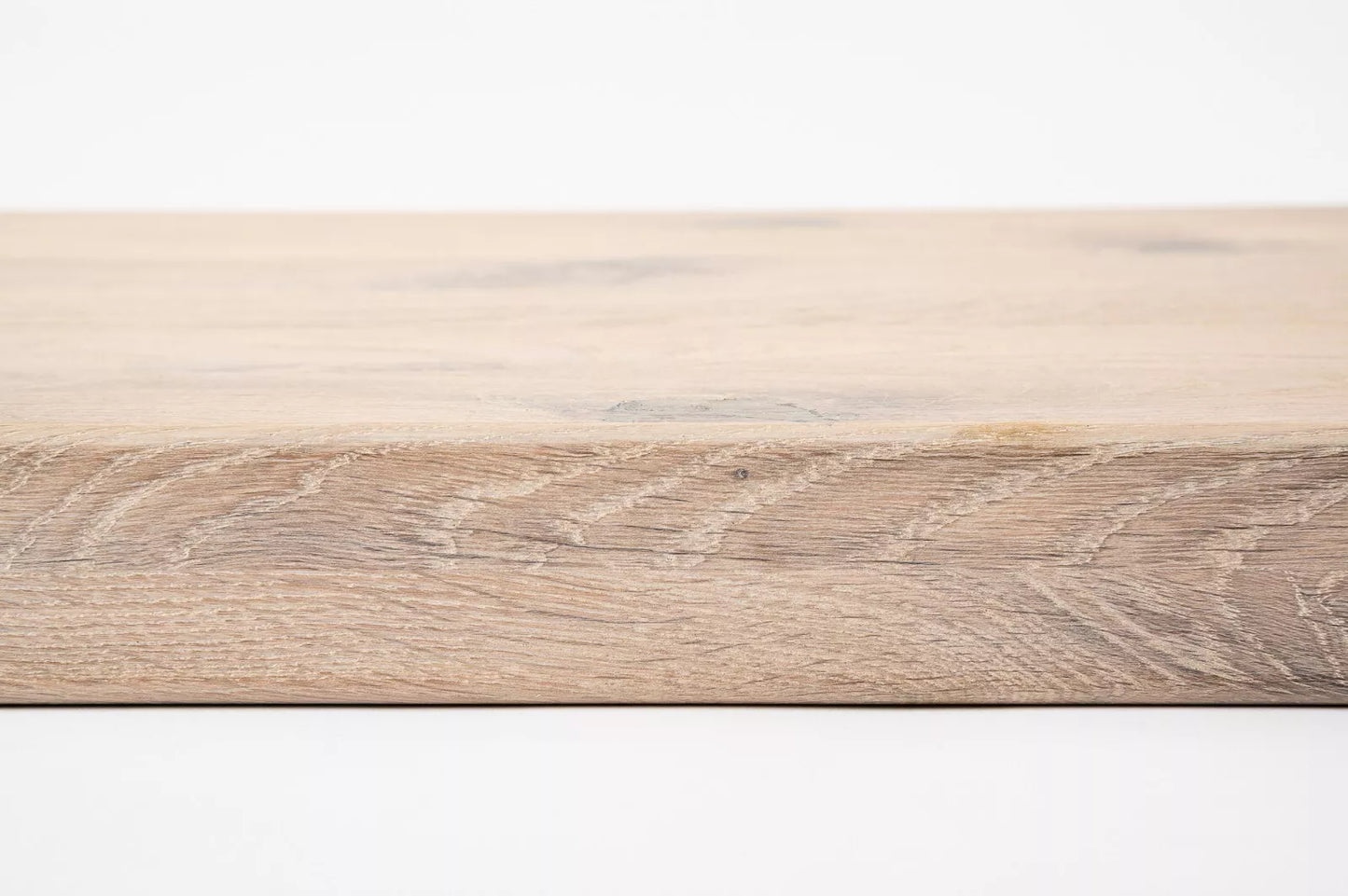 Marche d'escalier Appui de fenêtre avec surplomb Chêne rustique, lamelles pleines, 16 mm, huilé blanc craché