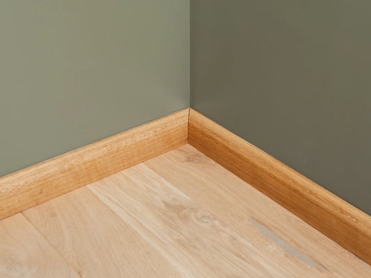 Plinthe massive Chêne A/B 18x70mm laqué mat 0,8-1,8m avec rayon 20mm