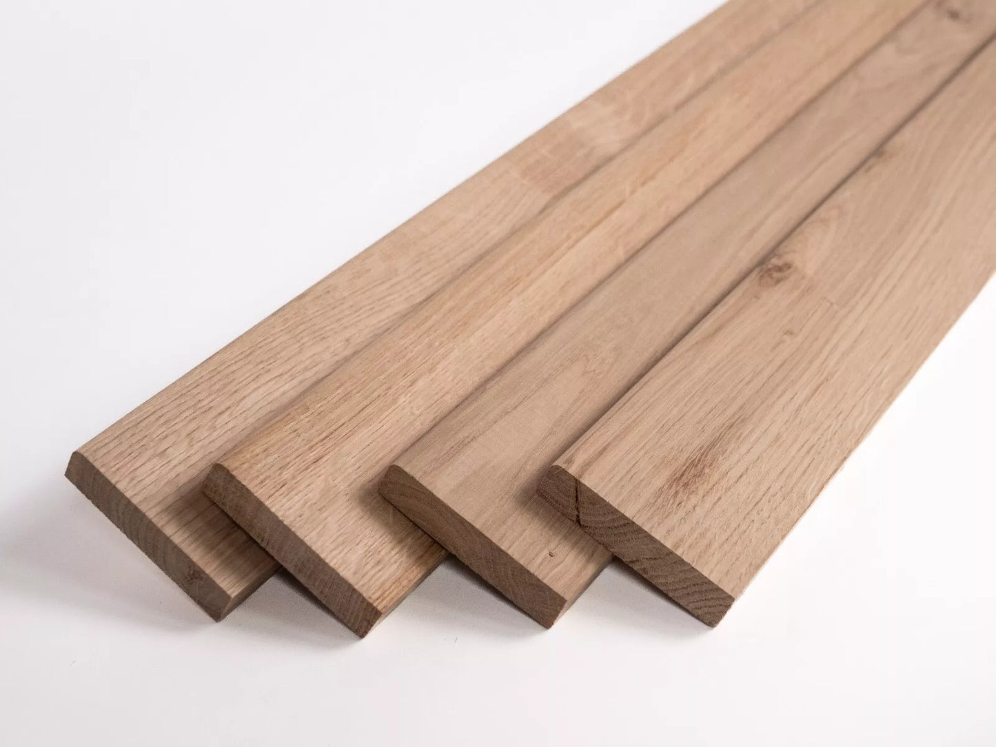 Plinthe massive Chêne rustique, 18x70x2000mm avec rayon, non fini, sans remplissage