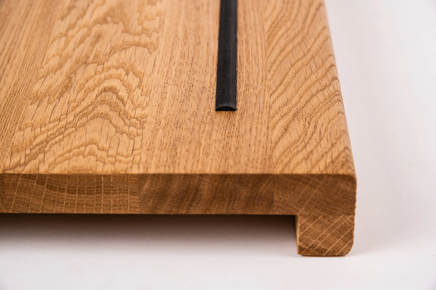 Stair tread with overhang Oak A/B, full stave lamellas, 16 mm, hard wax oil natural (colourless), with anti-slip rubber lip