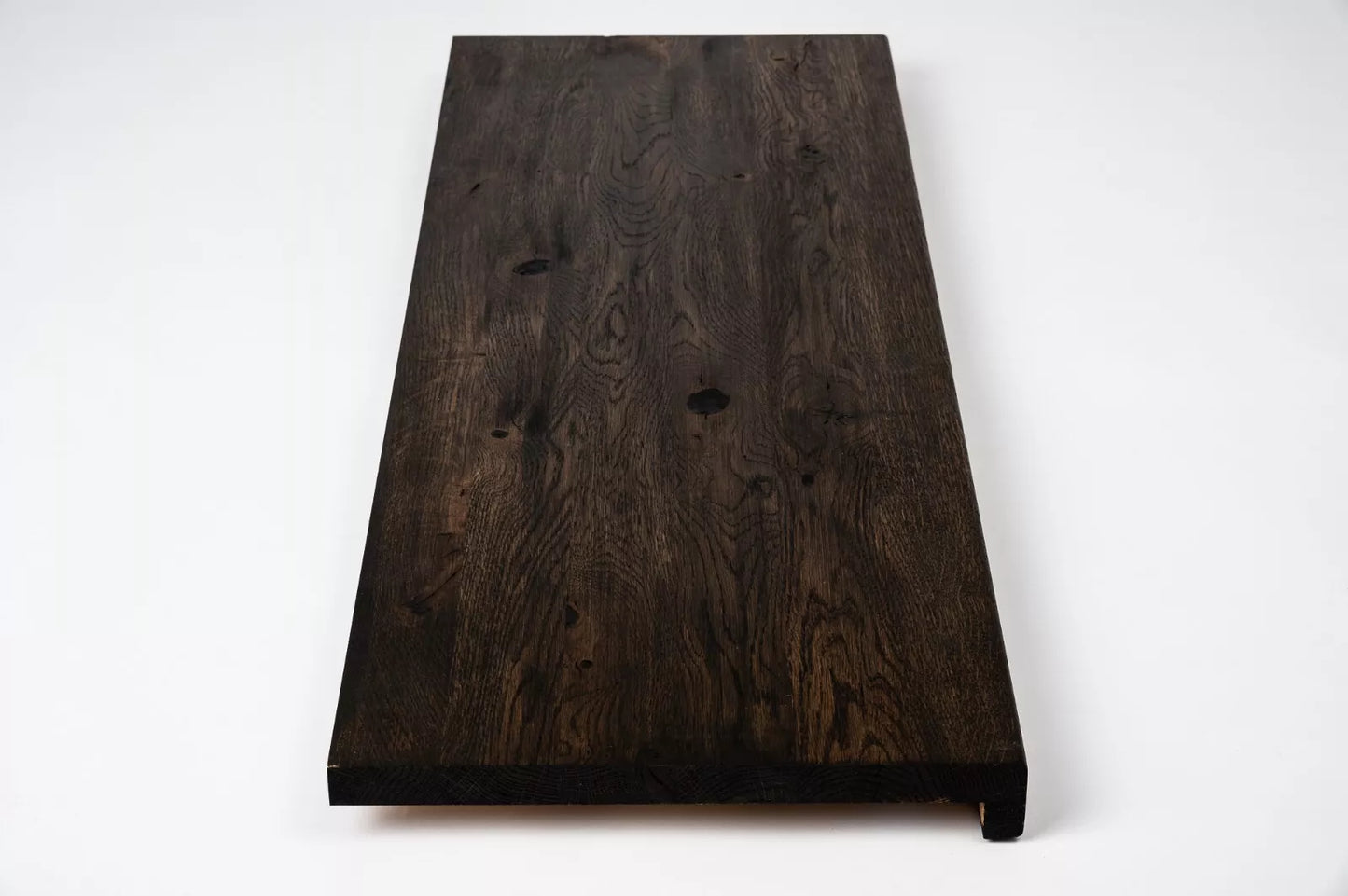 Marche d'escalier Appui de fenêtre avec surplomb Chêne rustique, lamelles pleines, 16 mm, huilé noir