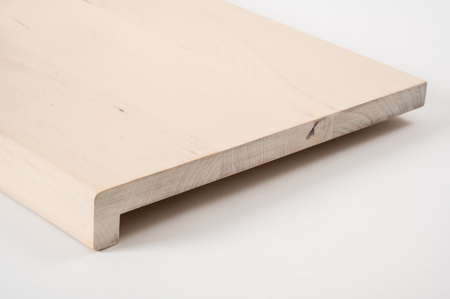 Marche d'escalier Appui de fenêtre avec surplomb Bouleau Rustique, lamelles entières, 20 mm, huile blanche craie