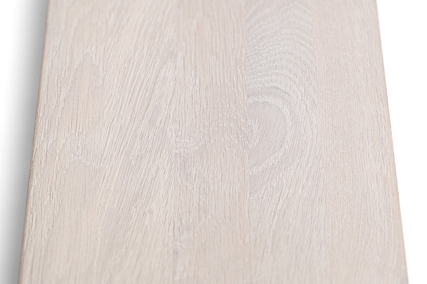 Stair tread Windowsill with overhang Oak A/B, full stave lamellas, 26 mm, Chalked white oiled