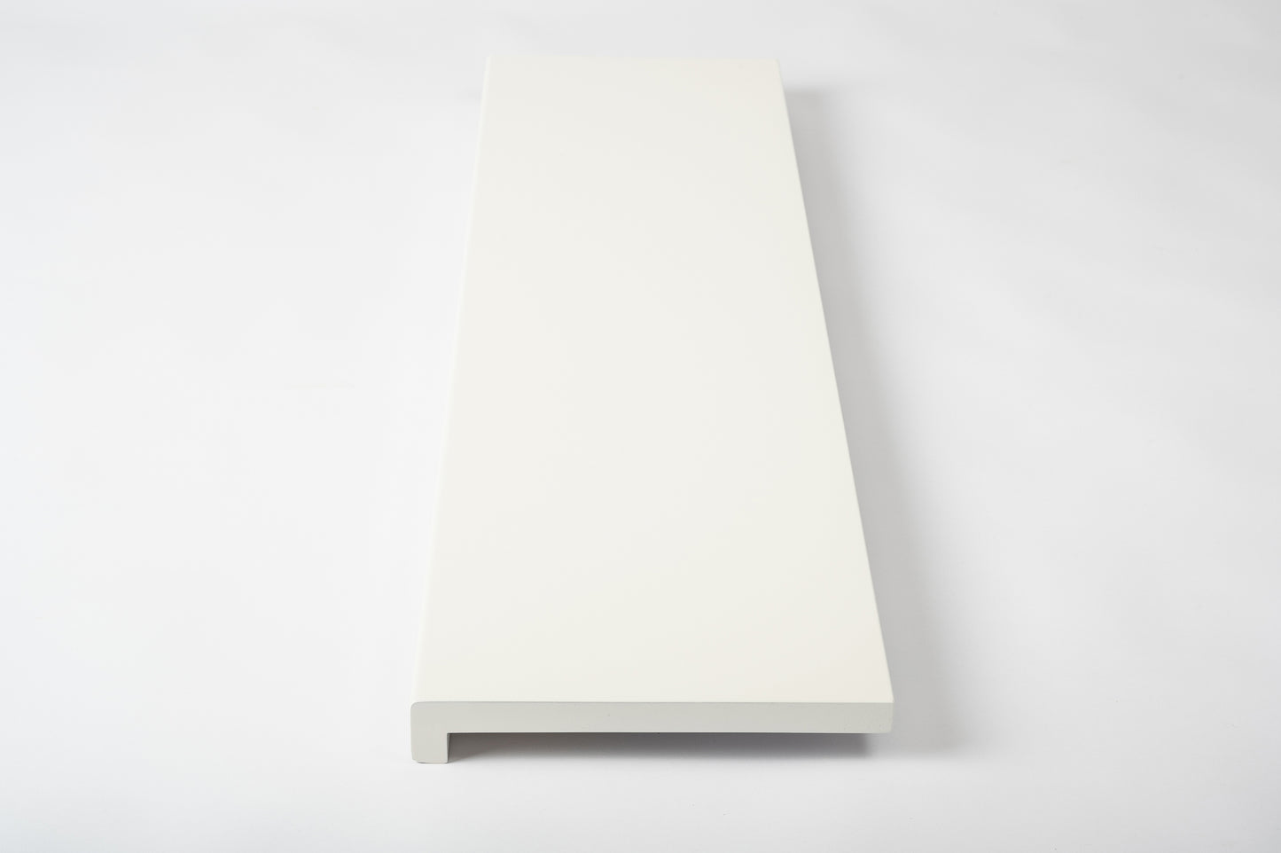 Stair tread Windowsill with overhang Birch Rustic, full stave lamellas, 20 mm, White lacquered (RAL9010)