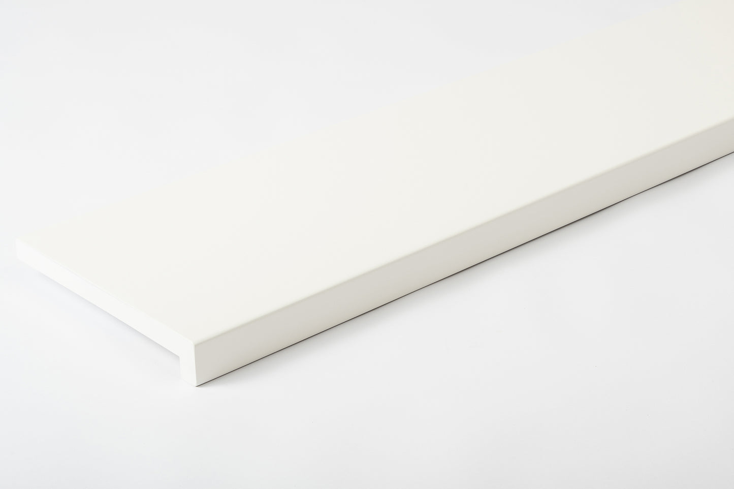 Stair tread Windowsill with overhang Birch Rustic, full stave lamellas, 20 mm, White lacquered (RAL9010)