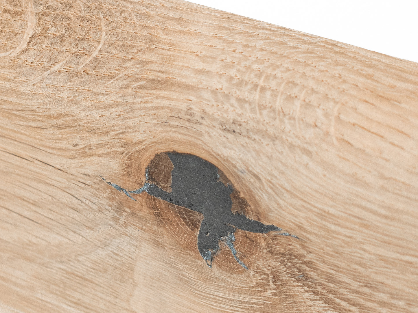 Plinthe massive en chêne rustique, 18x70x2000 mm avec un rayon de 20 mm, non fini, remplie