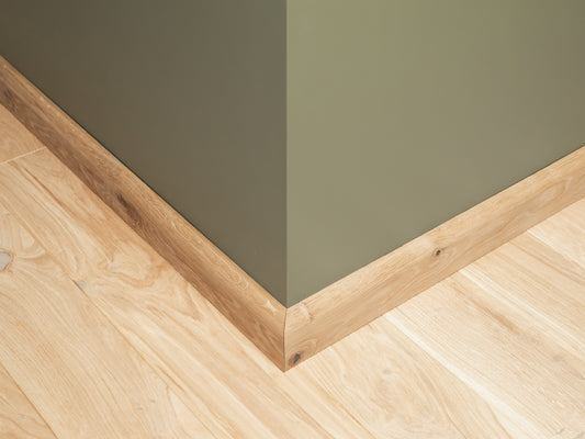 Plinthe massive en chêne rustique 20 x 90 mm non fini 1,5-2,5 m avec rayon de 20 mm