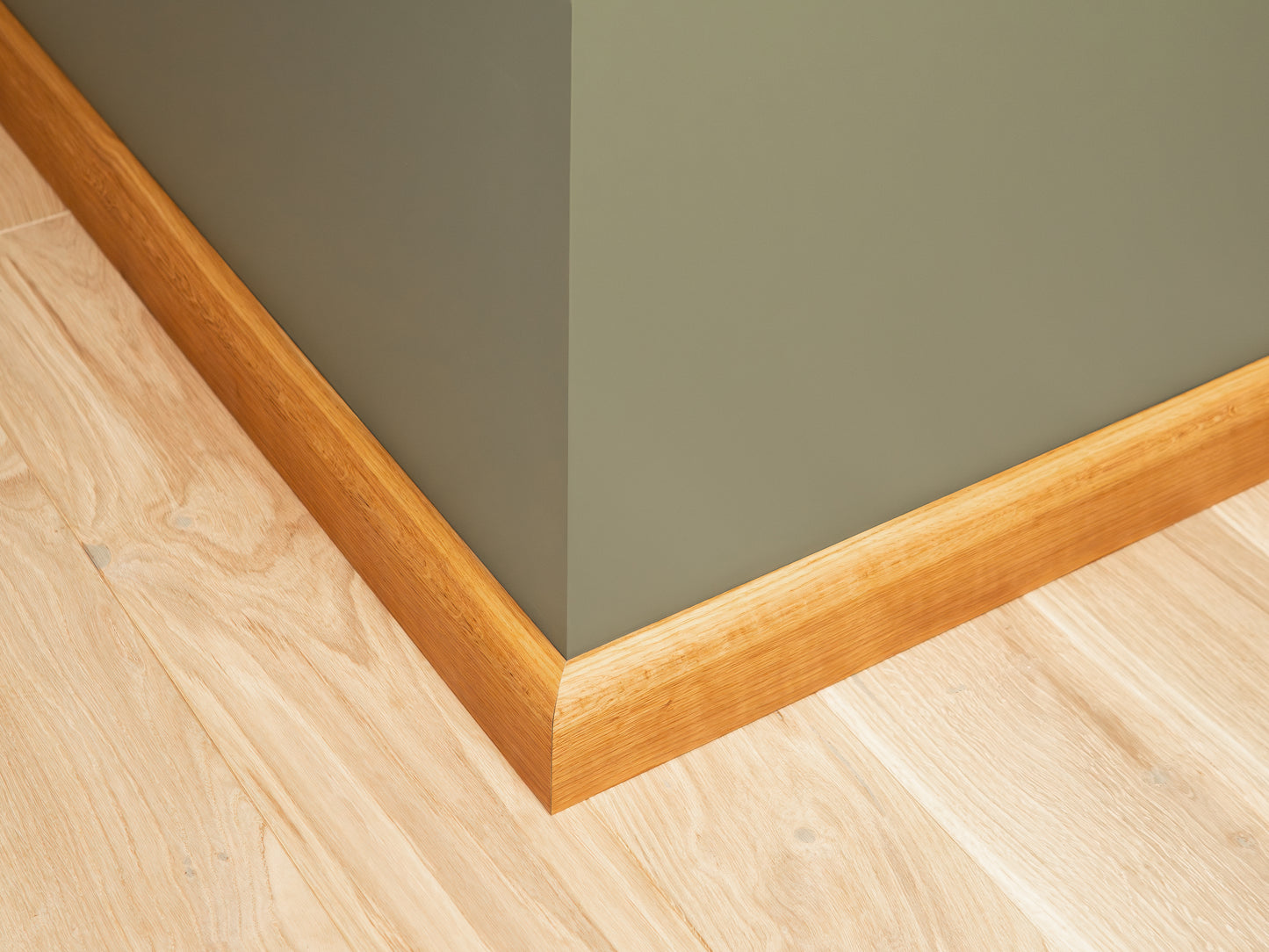 Solid Skirting Board Oak A/B 18x70mm Natural oil 0,8-1,8m with radius 20mm