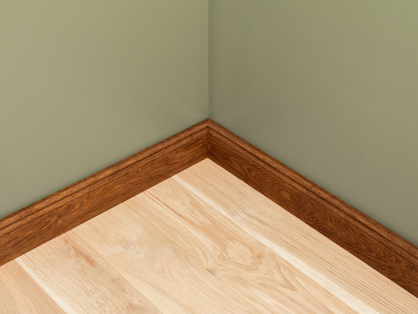 Solid Skirting Board Smoked Oak A/B 20x70mm natural oil 1,5-2,5m Hamburg Profile
