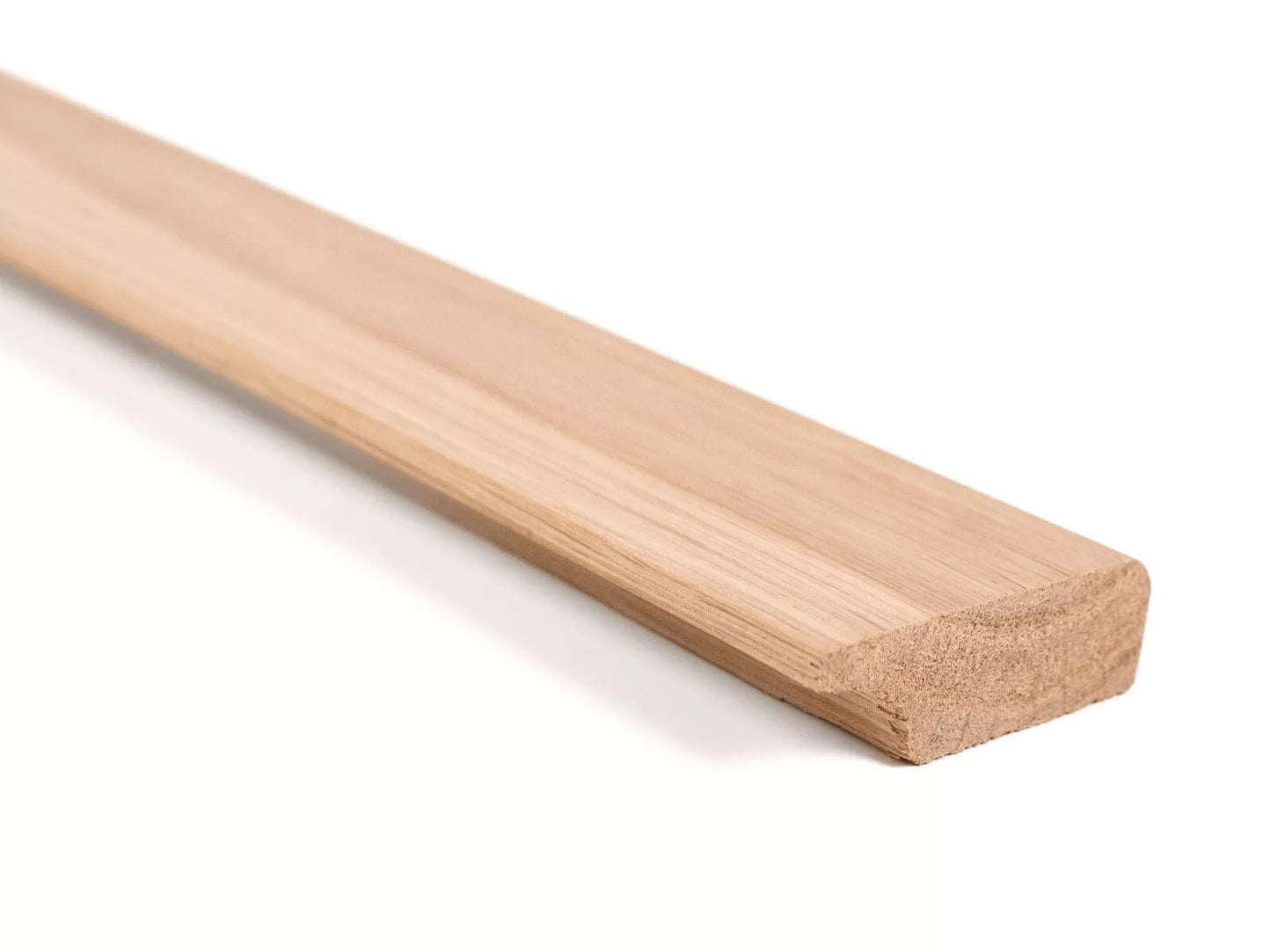 Plinthe massive Chêne rustique, 16x50x1500-2500mm, Remplie