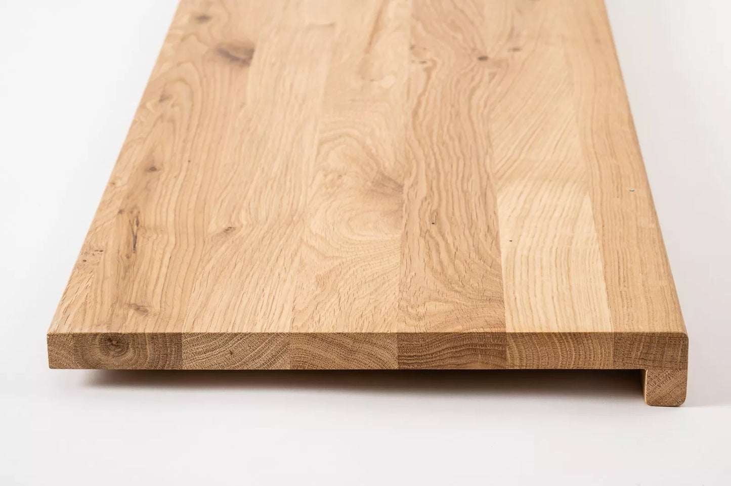 Marche d'escalier Appui de fenêtre avec surplomb Chêne rustique, lamelles pleines, 16 mm, huilé naturel blanc