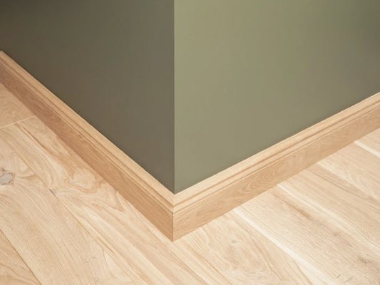 Plinthe massive Chêne A/B 20x90mm brut 1,5-2,5m Profil Hambourg