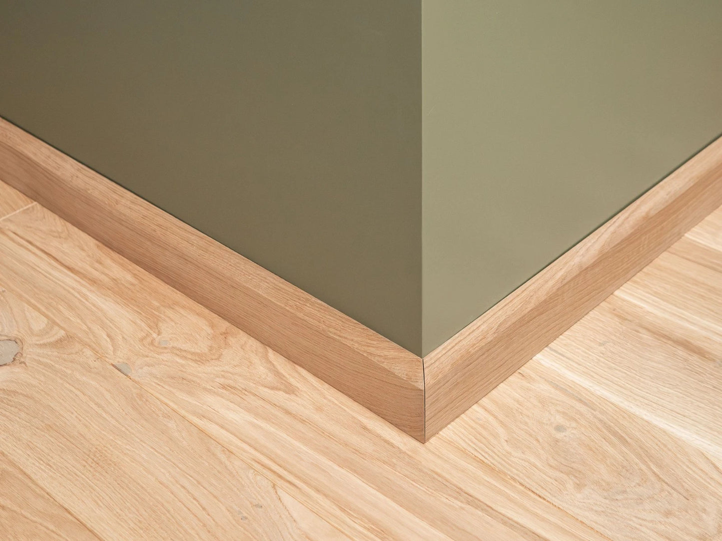Solid Skirting Board Oak A/B 20x90mm unfinished 1,5-2,5m with radius 20mm
