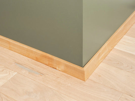Plinthe massive Bouleau A/B 20x52 laqué mat 1.5-2.5m Courbe