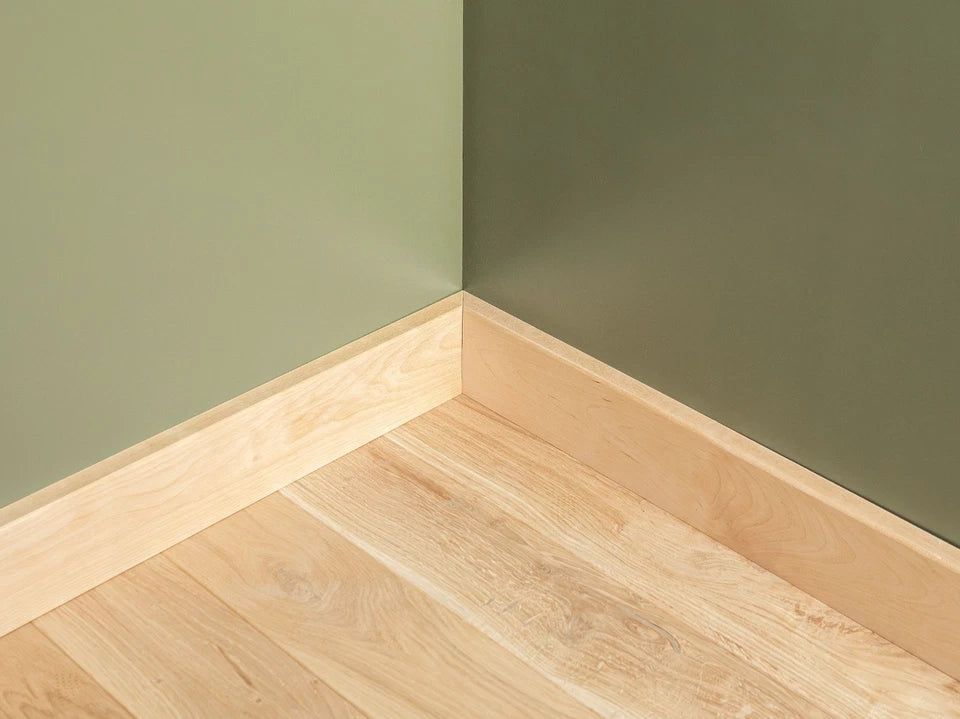 Plinthe massive en bouleau A/B 24 x 100 mm Huile de cire dure Naturelle Blanc 2000 mm avec rayon de 5 mm